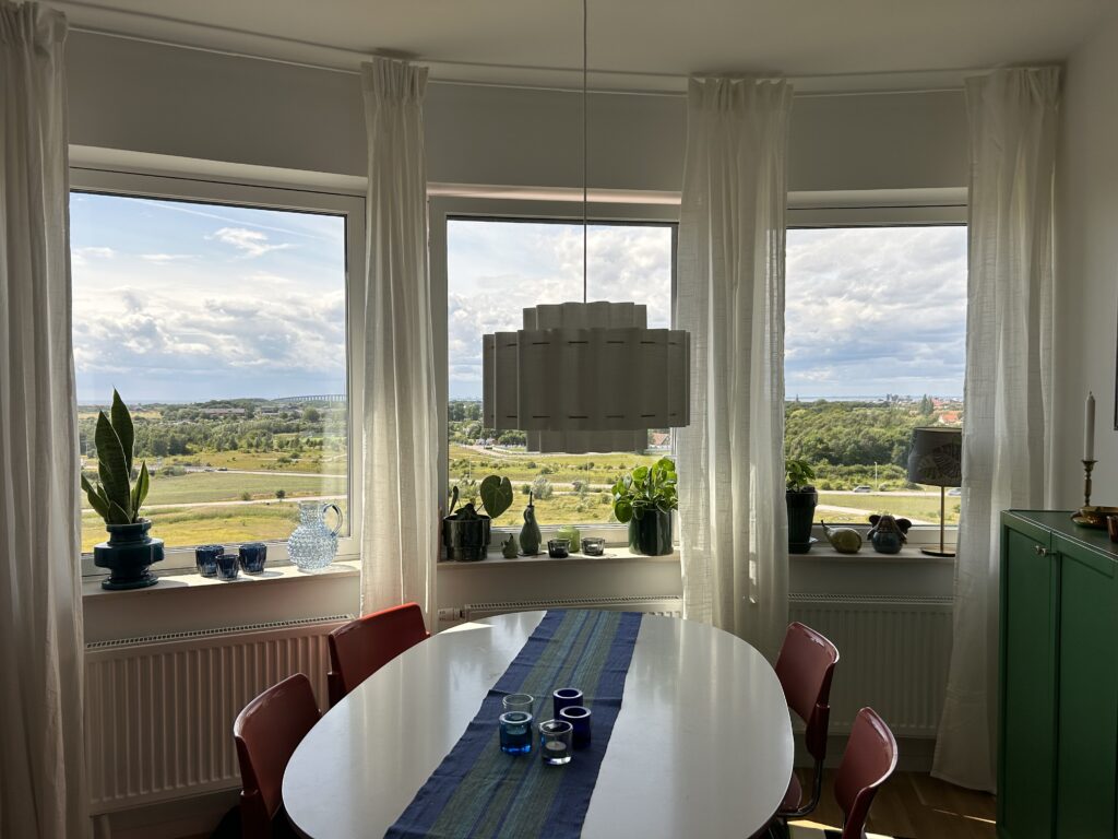 Alla gardiner är uppe